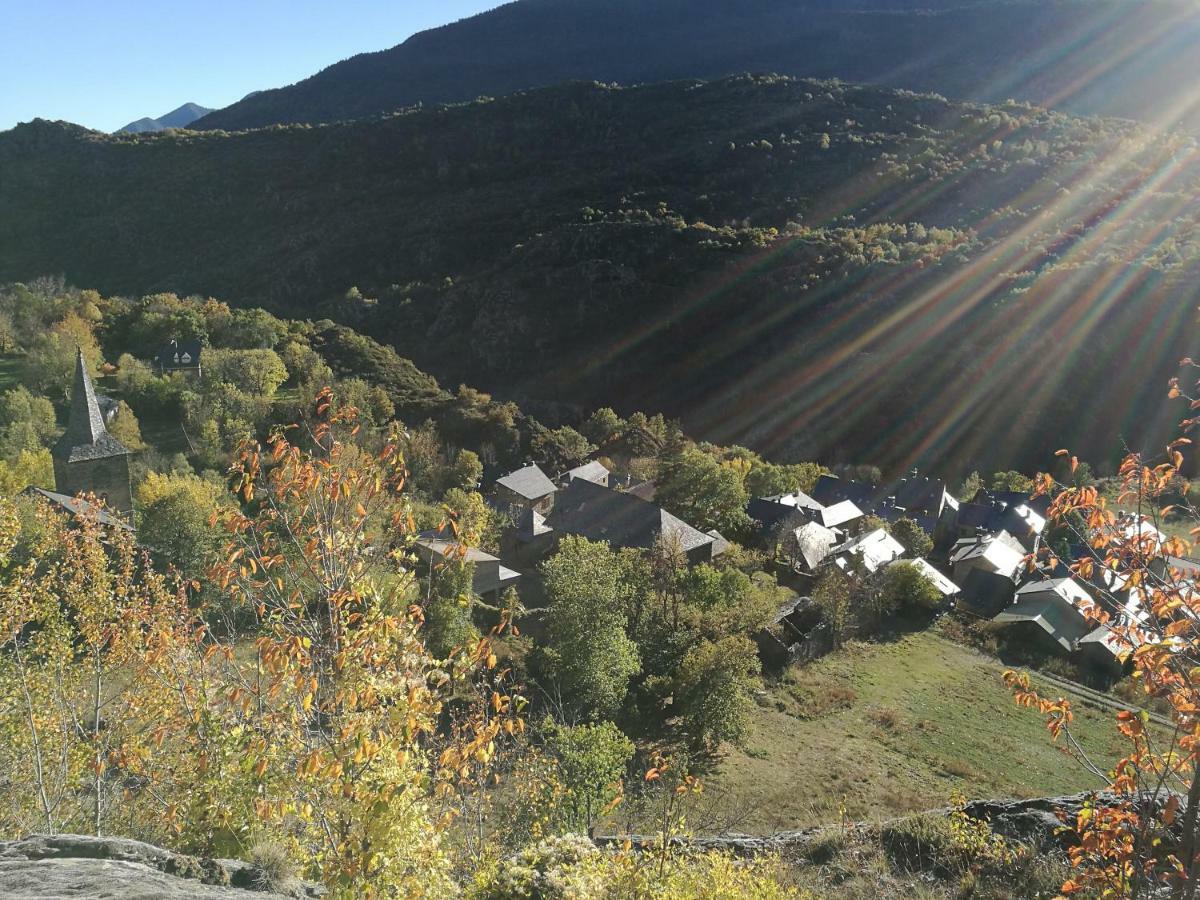 Isavarre Esterri Exteriör bild