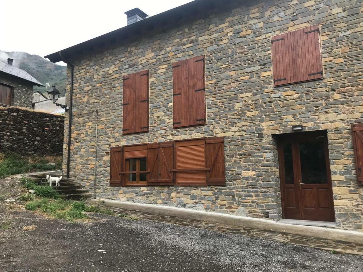 Isavarre Esterri Exteriör bild